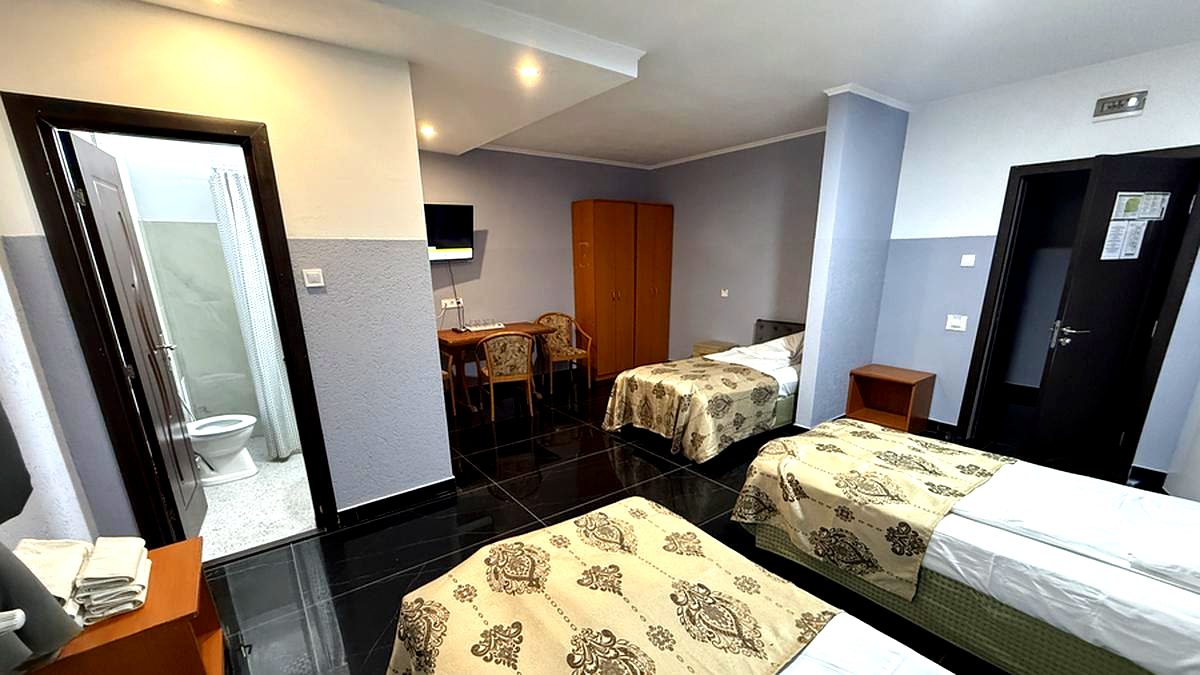 Corp B — cameră